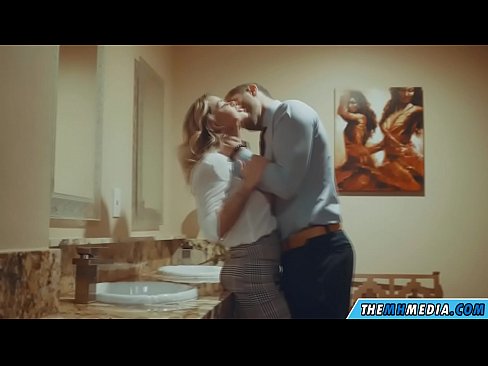 ❤️ Ko vas prsata blondinka zapelje na javnem stranišču ❌ Porno fb pri nas ❌